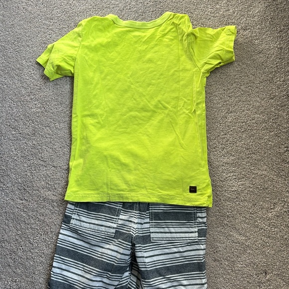 EUC Tea Collection shirt, Gymboree shorts, size 6 - Picture 3 of 3